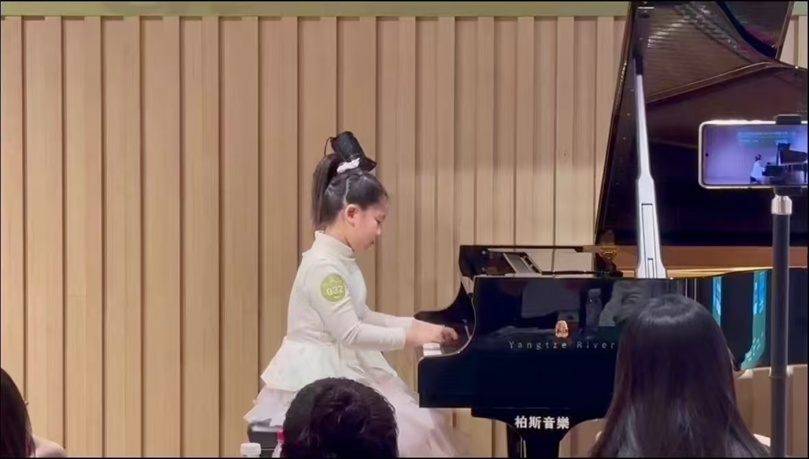 鋼琴